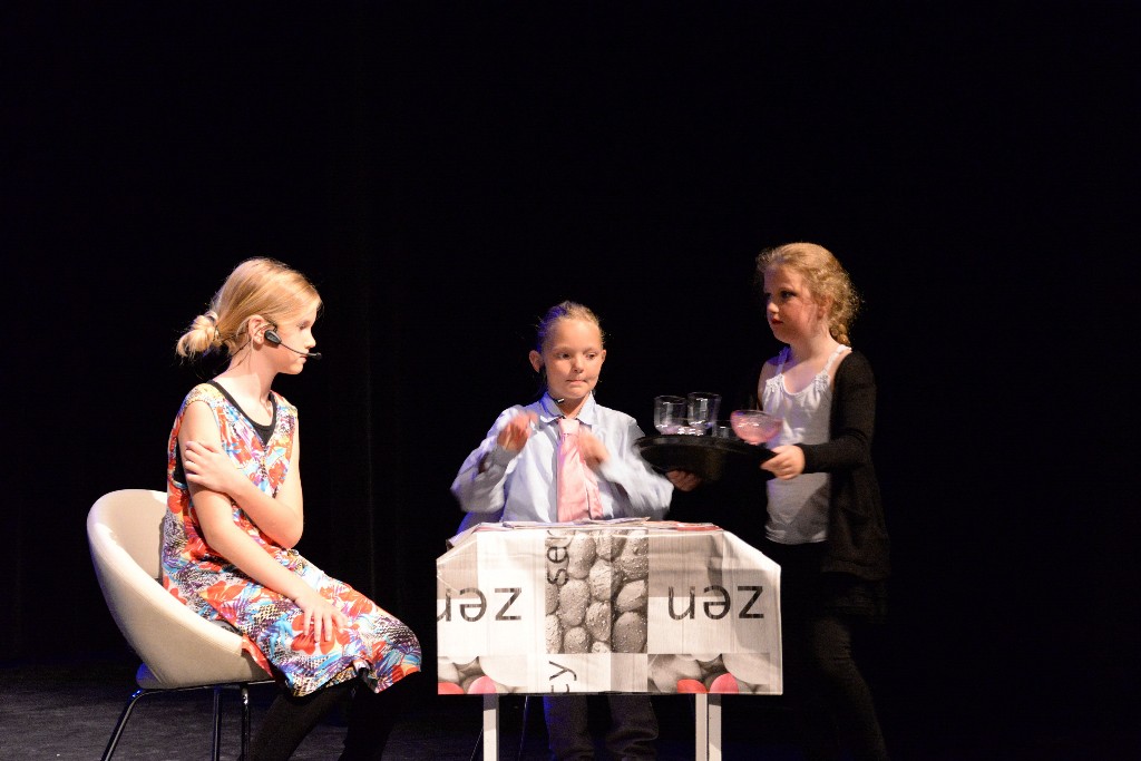 ../Images/Musical Nanny de Vries 150.jpg